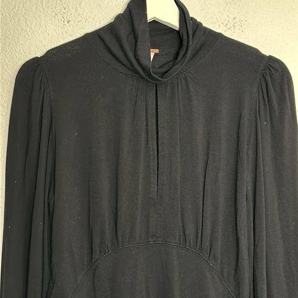 Free People Women’s Size Medium Black Mock Neck Front Open Slit Long Sleeve - Picture 6 of 11